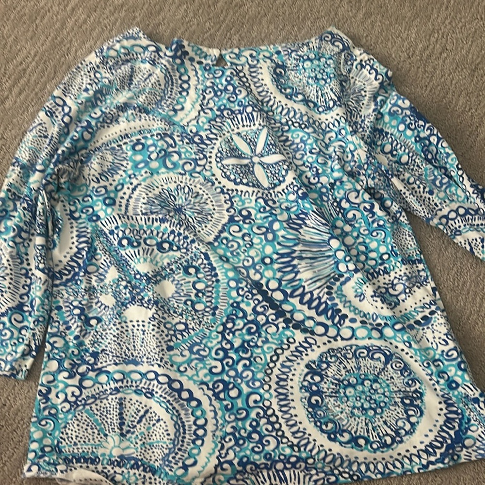 blue shirt